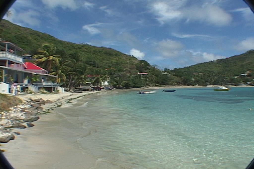 Bequia Beachfront Villa Hotel Friendship المظهر الخارجي الصورة