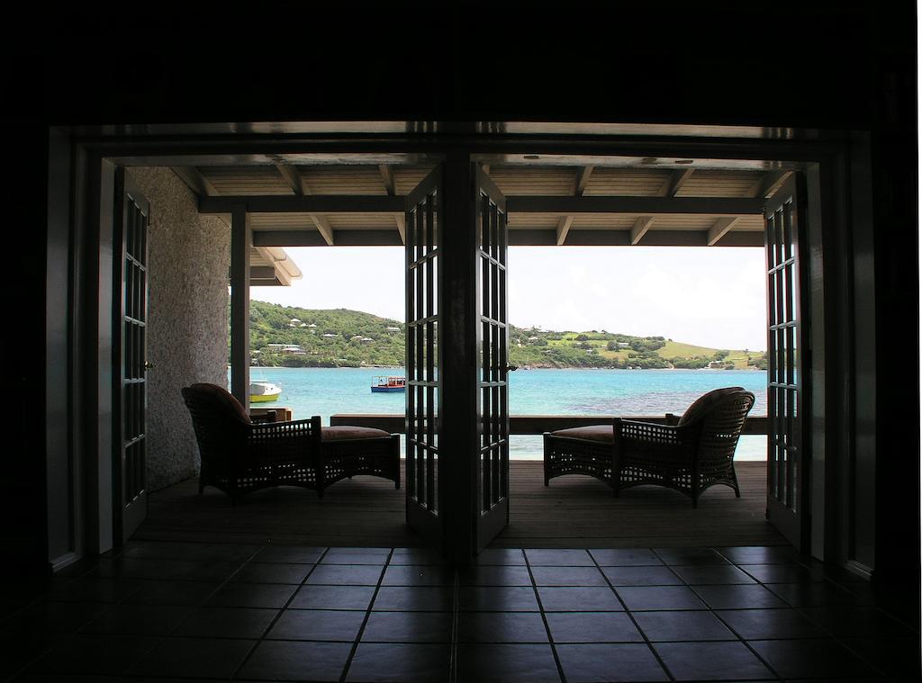 Bequia Beachfront Villa Hotel Friendship المظهر الخارجي الصورة